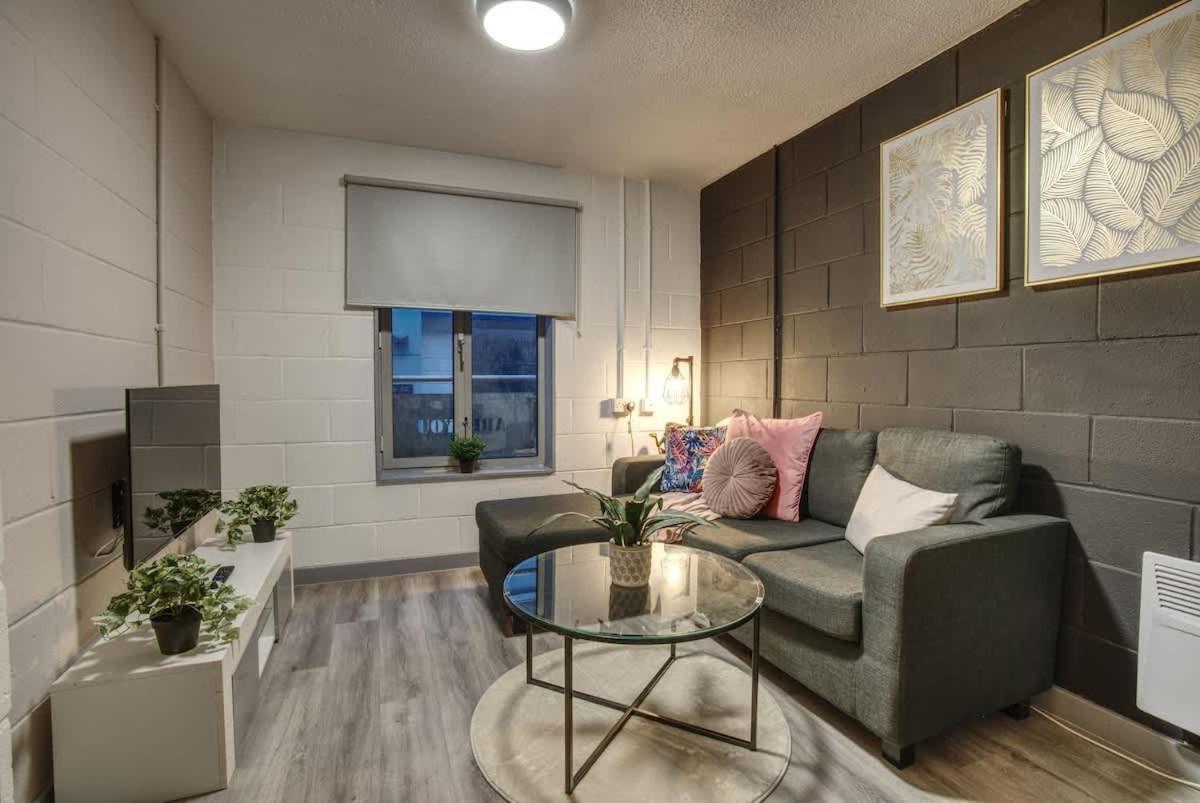 1Br City Centre Apt, Self Check In, Wifi, By Derbnb Sheffield Buitenkant foto